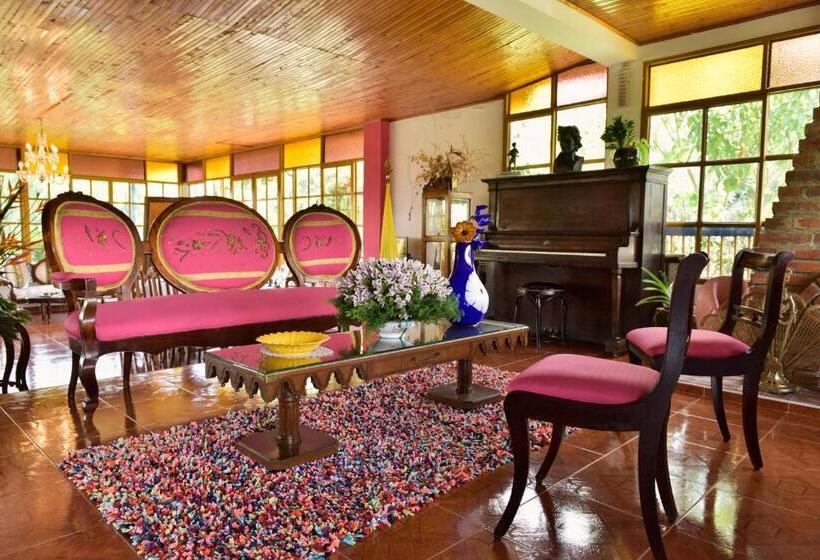 اقامتگاه Finca Hotel Los Girasoles