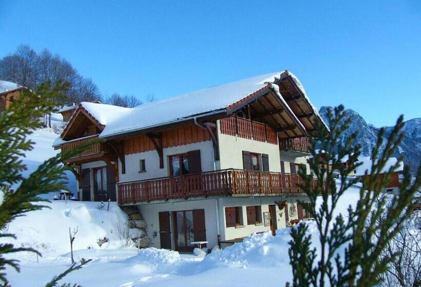 مبيت وإفطار Chalet Titlis