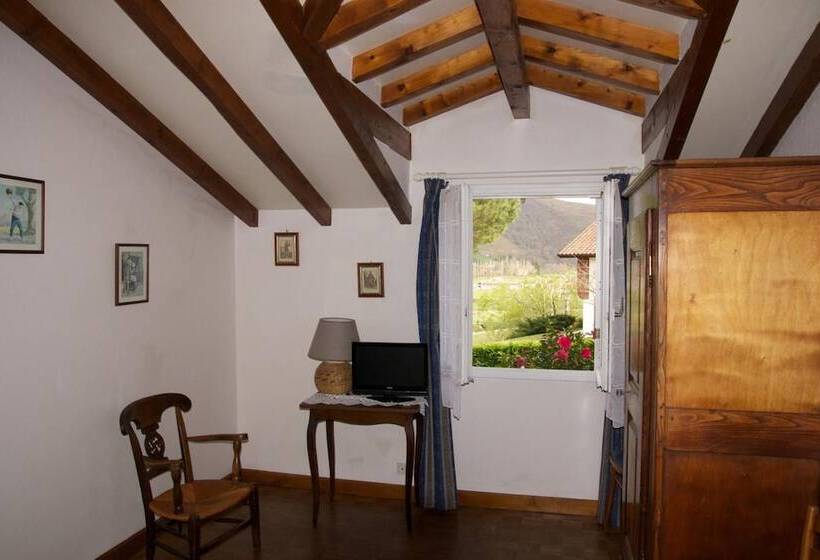 تختخواب و صبحانه Chambres D Hotes Garicoitz