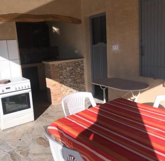 ベッドアンドブレックファースト Chambres D Hôtes Climatisées Avec Cuisine D été Villa Gour Du Peyrol