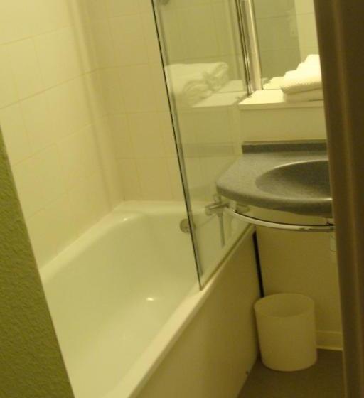 Отель Ibis Budget Thiers