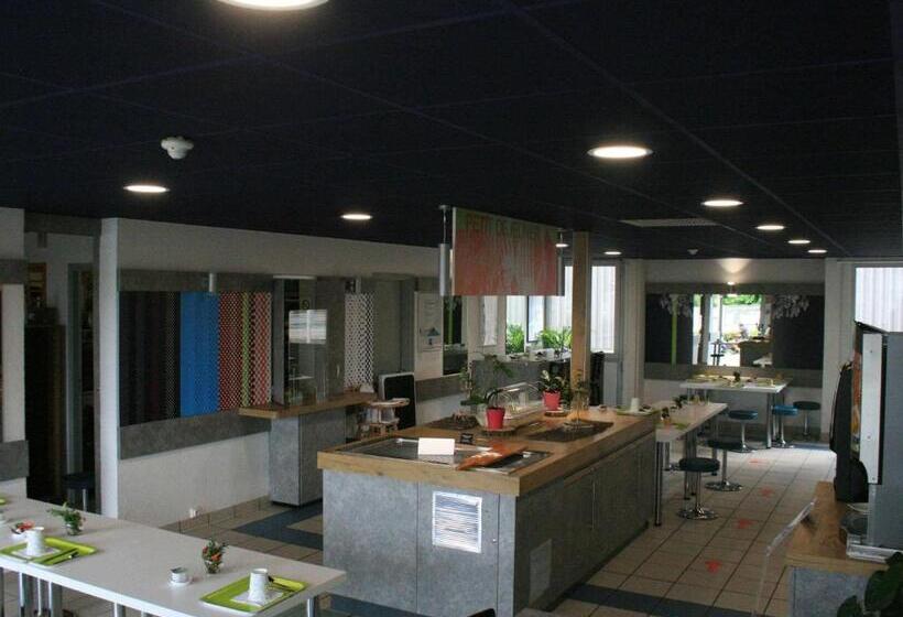 Отель Ibis Budget Thiers