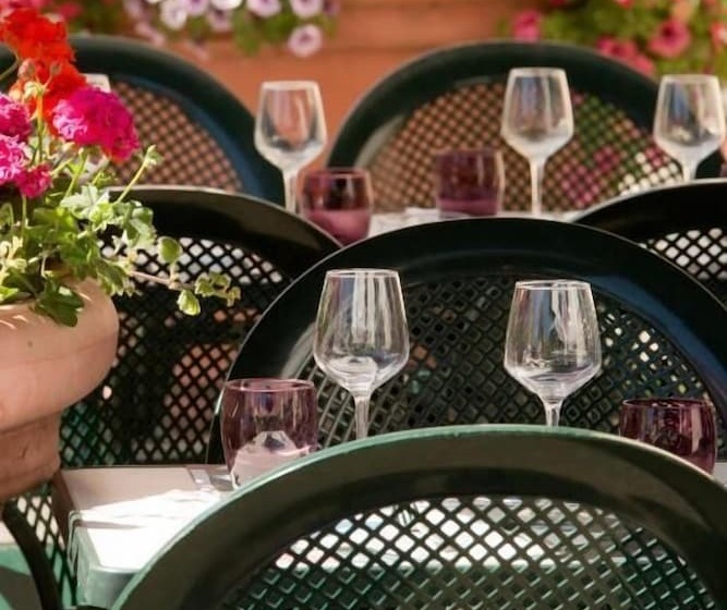 فندق Logis Hôtel Le Bocage