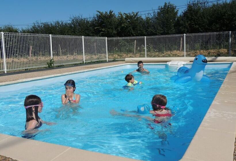 تختخواب و صبحانه Chambres D Hotes Les Pieris