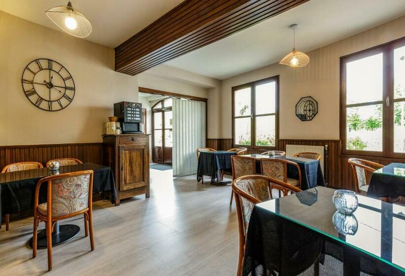 민박 Auberge D Ici Et D Ailleurs