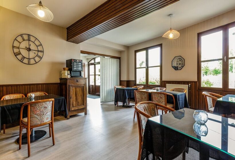 민박 Auberge D Ici Et D Ailleurs