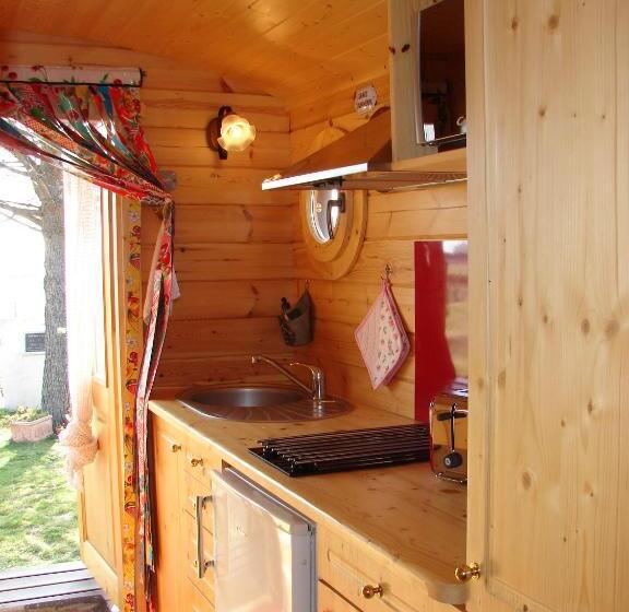 민박 Gites Et Roulottes Du Grand Puits