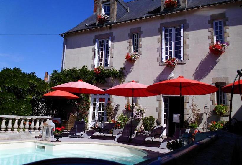 Bed and Breakfast Le Petit Chateau   Tiffauges Proche Puy Dufou