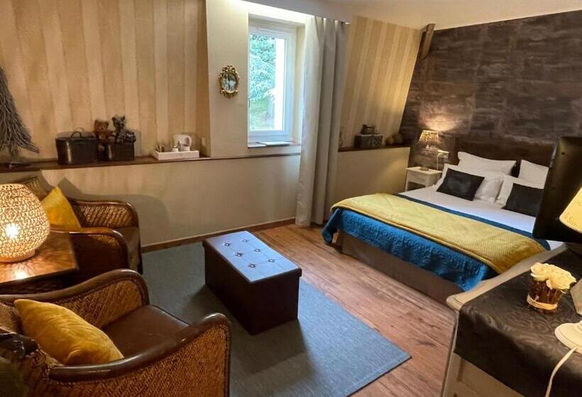 مبيت وإفطار Maison D Hôtes Et Gîtes La Chouannerie à Côté Du Parc Du Puy Dufou