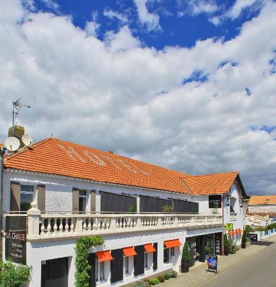 هتل Logis Hôtel La Chaize