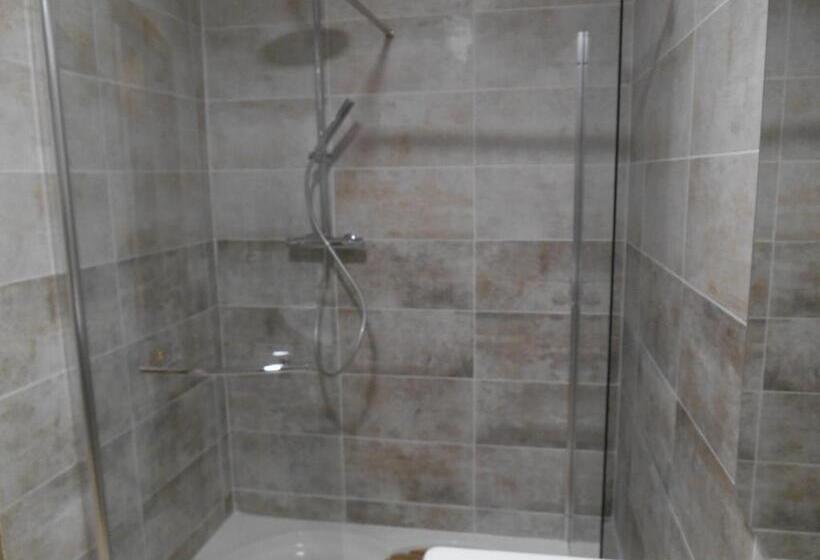 تختخواب و صبحانه Chambre D'hôtes Au Nid Du Thil