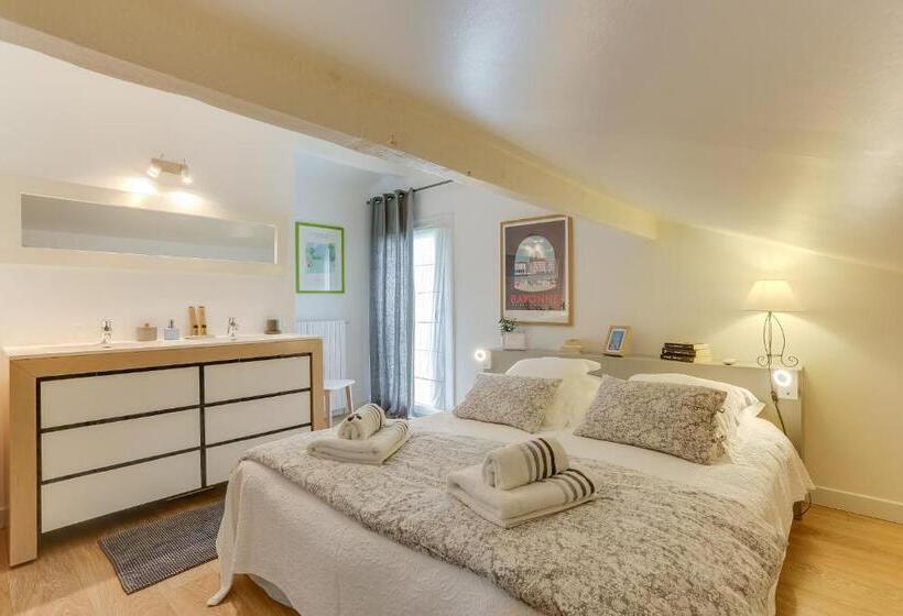 تختخواب و صبحانه Chambre D'hôtes Etchebri