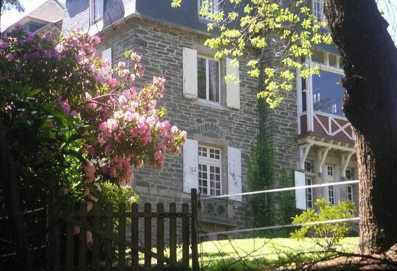 مبيت وإفطار Chambres D Hotes Manoir Kerhuella