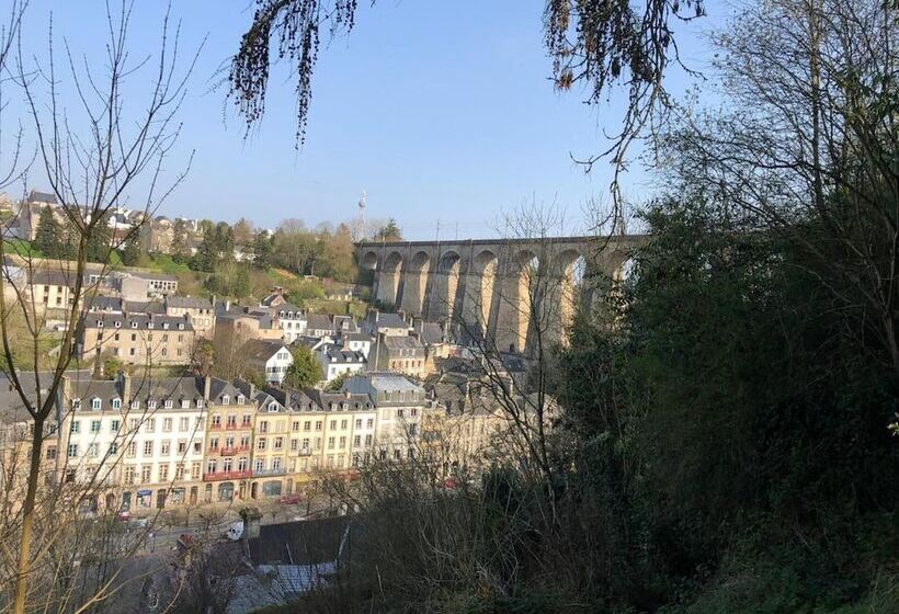 مبيت وإفطار Chambres D Hotes Manoir Kerhuella