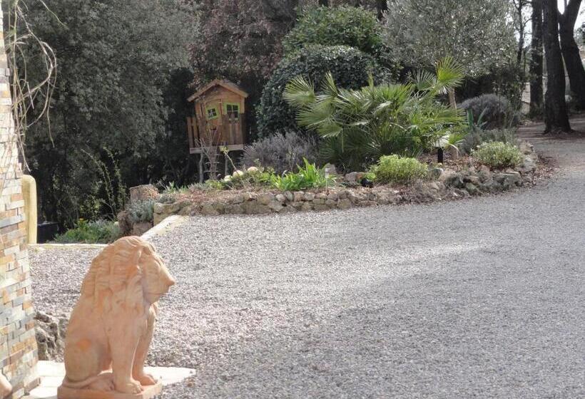 تختخواب و صبحانه Domaine De La Borie Yourhosthelper
