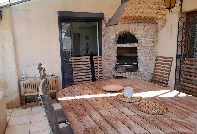 تختخواب و صبحانه Domaine De La Borie Yourhosthelper