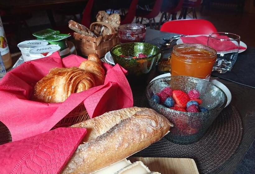 مبيت وإفطار La Vallombreuse