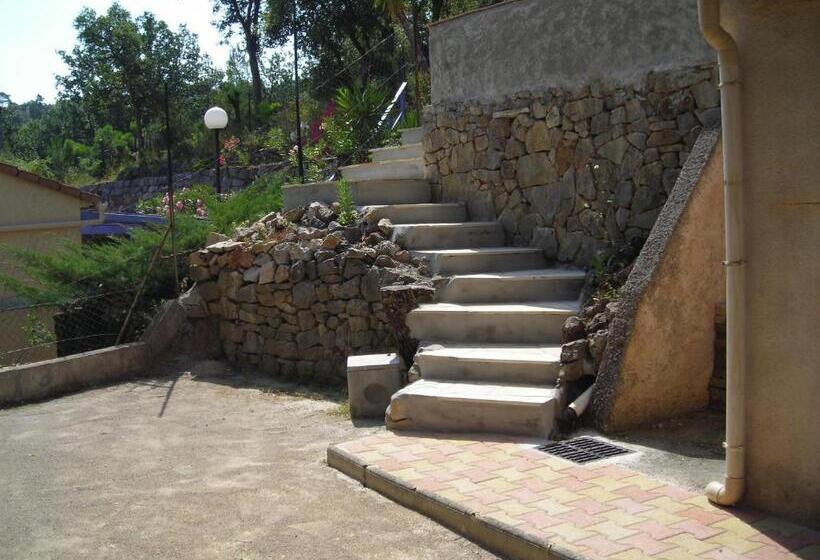 تختخواب و صبحانه La Villa Sam