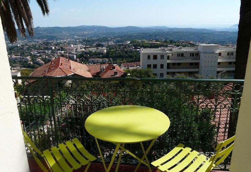 تختخواب و صبحانه Les Palmiers Grasse