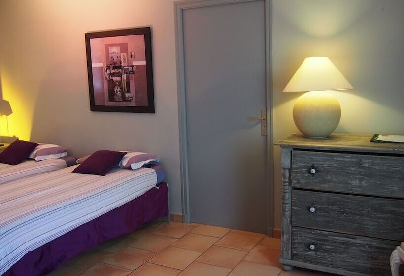 هتل Hôtel Le Relais Du Luberon