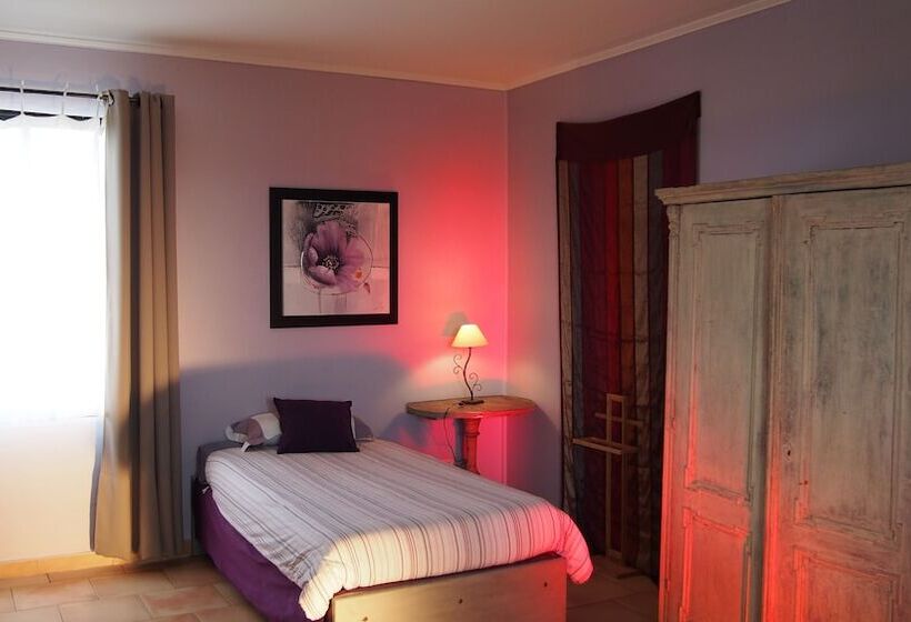 هتل Hôtel Le Relais Du Luberon