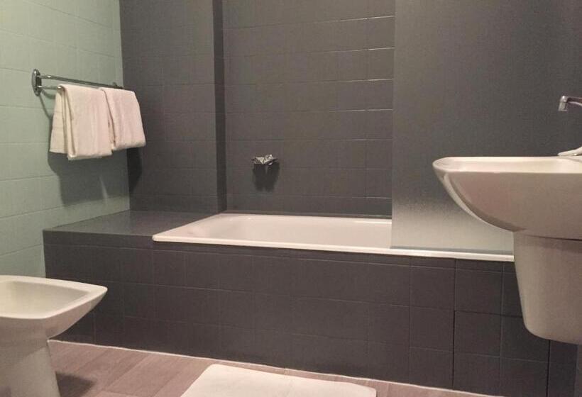 ホテル Hôtel Restaurant La Voile   Le Dock Er