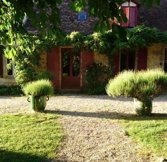 Bed and Breakfast Chambres D Hôtes   Dîners   Piscine   Centre Ville Bergerac 5km   Domaine De Bellevue Cottage