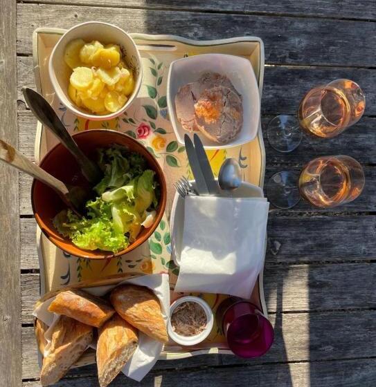 Bed and Breakfast Chambres D Hôtes   Dîners   Piscine   Centre Ville Bergerac 5km   Domaine De Bellevue Cottage