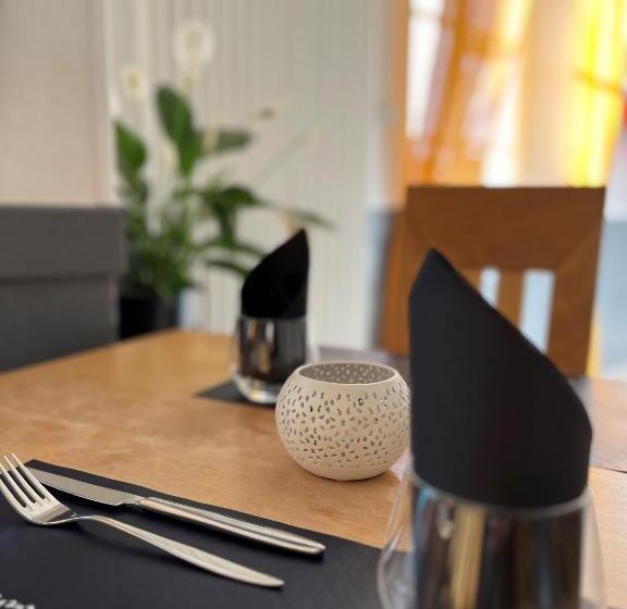 Enzo Hotels Neufchâteau By Kyriad Direct