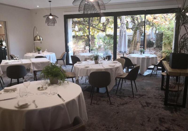 ホテル Logis Hôtel   Restaurant Maison Claude Darroze
