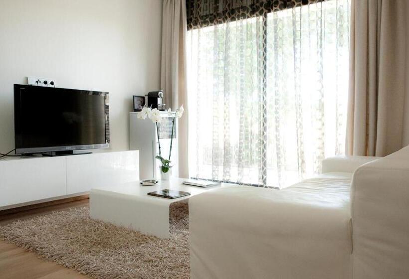 هتل Domaine De Verchant & Spa   Relais & Châteaux