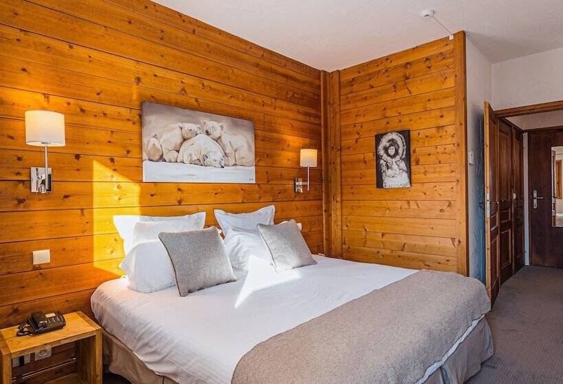 Отель Hôtel Carlina By Les Etincelles