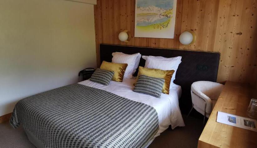 酒店 Hôtel Chalet Les Ecureuils Restaurant, Sauna & Spa Garage
