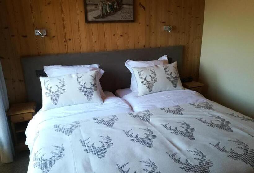 酒店 Hôtel Chalet Les Ecureuils Restaurant, Sauna & Spa Garage