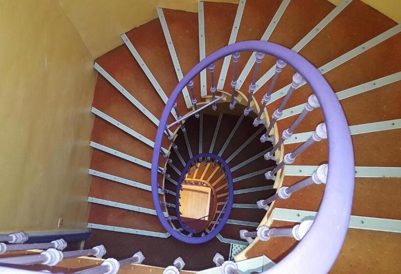 هتل Hôtel Confort