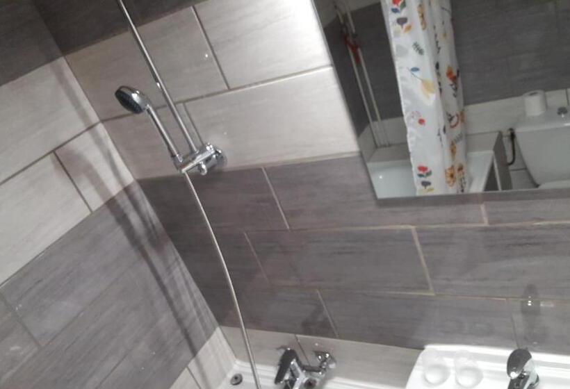 هتل Hôtel Confort