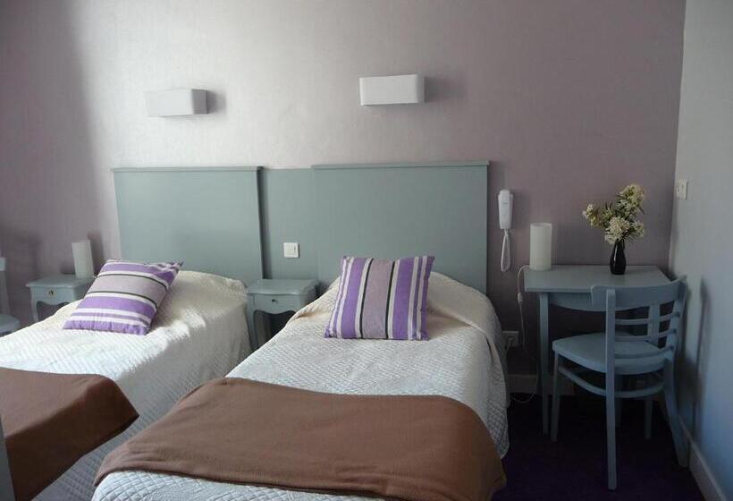 בית מלון כפרי Hôtel Le Saphir