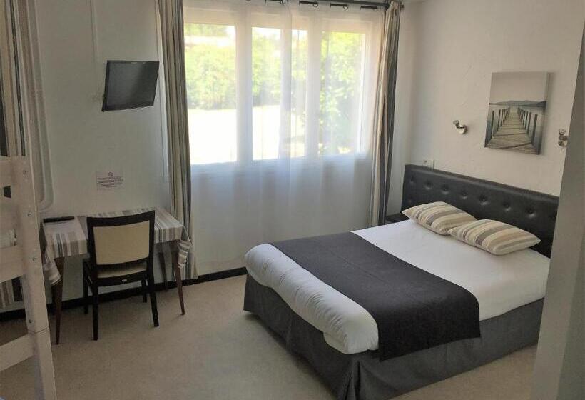 ホテル Auberge Les Mufliers   Hôtel Les Forges
