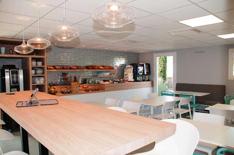 هتل Kyriad Montpellier Ouest St Jean De Védas   A709