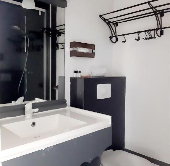 هتل Saint Charles Hôtel & Coliving Biarritz