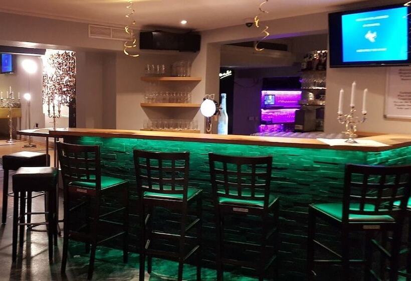 בית מלון כפרי Weinhaus Weis