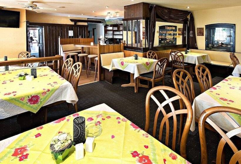 בית מלון כפרי Weinhaus Weis