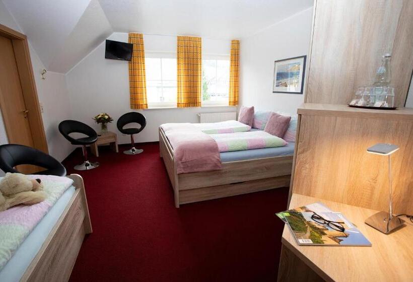 هتل Zum Kreuzberg