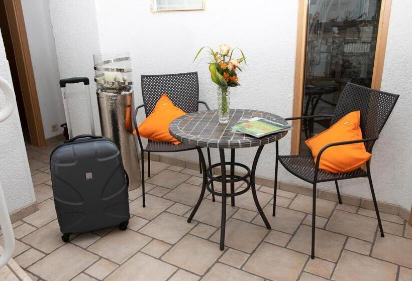 هتل Zum Kreuzberg