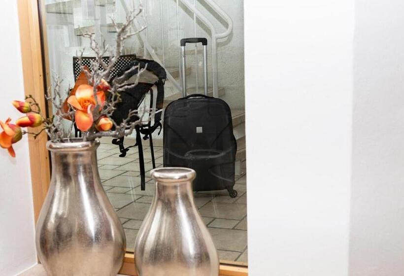 هتل Zum Kreuzberg