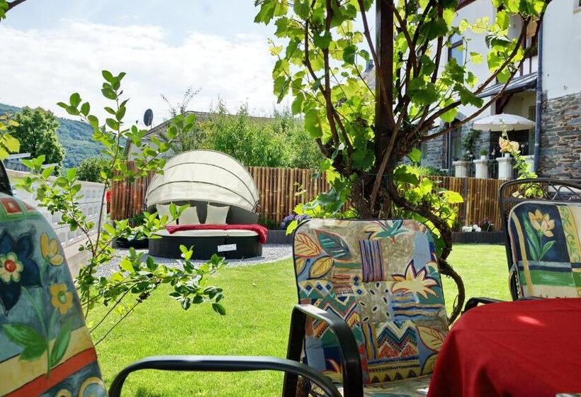 בית מלון כפרי Arns