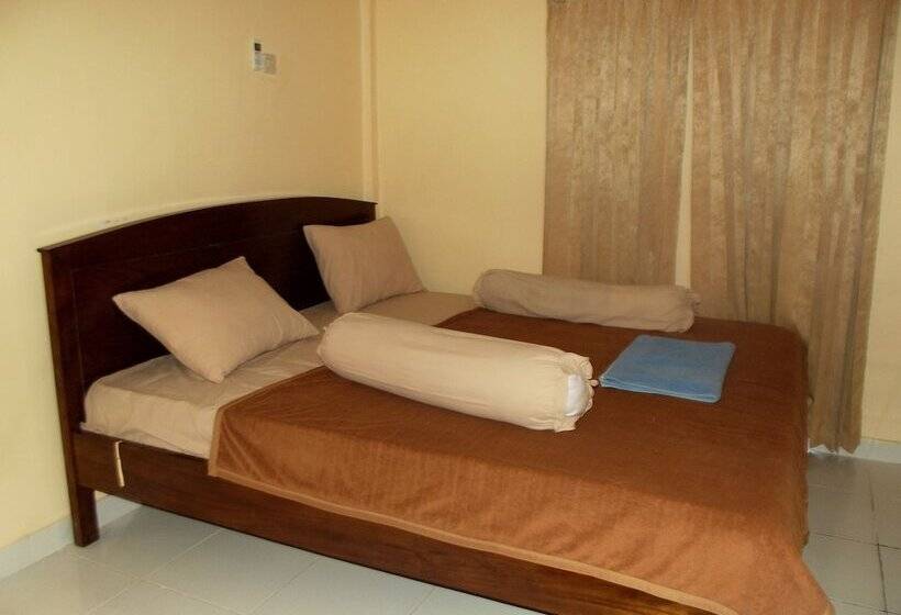 هتل Flamingo Avia Labuan Bajo