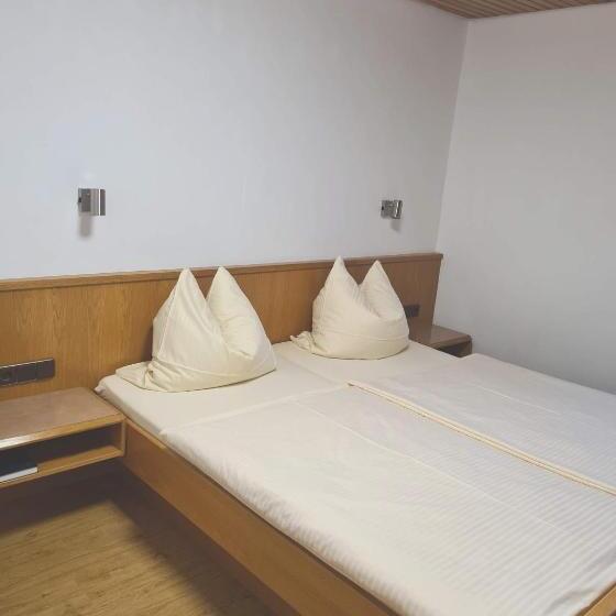 בית מלון כפרי Pension Zum Grünen Wald