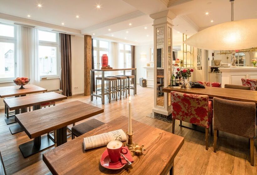 Weinstadt Hotel   Das Original