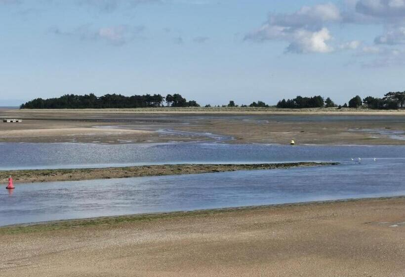 مبيت وإفطار Anchoragewells Next The Sea